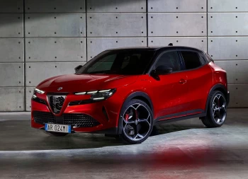 Alfa Romeo Junior: O Intrare Electrizantă în Lumea SUV-urilor Compacte